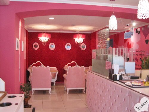 Hello Kitty Café Hello Kitty Café in Seoul Hello Kitty Chairs